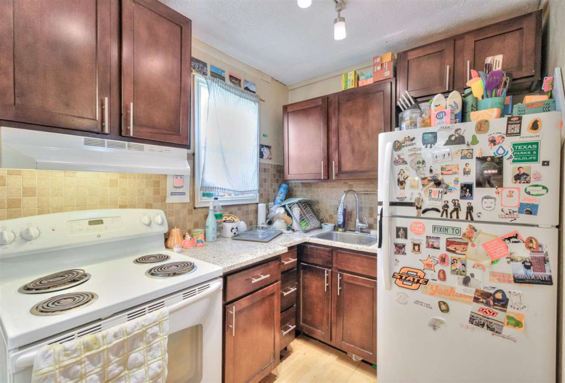 2 Bedrooms Bedrooms, 0 ,1 BathroomBathrooms,Residential,Single Family,Burdick,1,133633