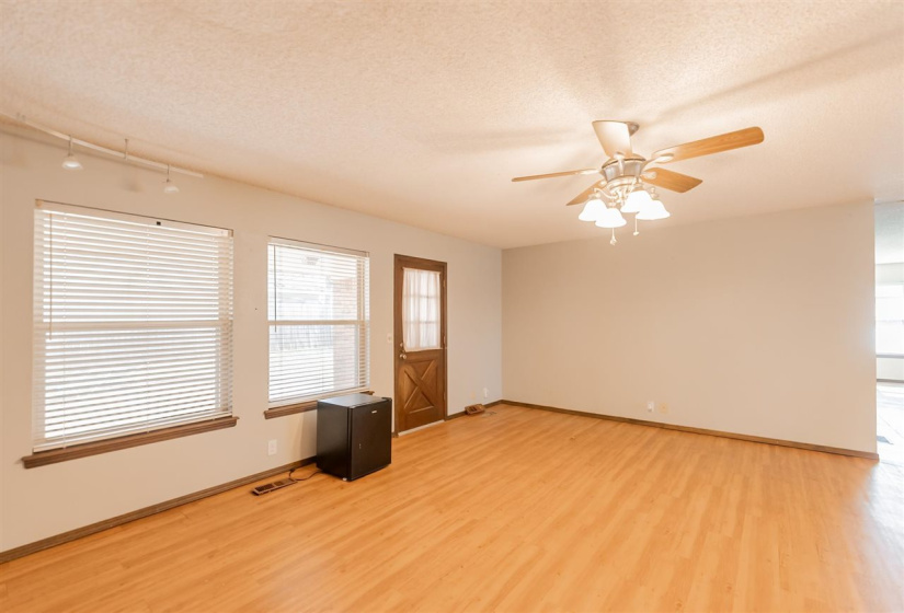 3 Bedrooms Bedrooms, 0 ,2 BathroomsBathrooms,Residential,Single Family,Surrey,1,133635