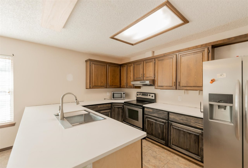 3 Bedrooms Bedrooms, 0 ,2 BathroomsBathrooms,Residential,Single Family,Surrey,1,133635