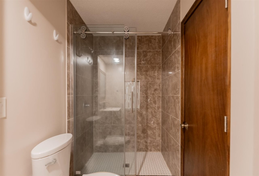 3 Bedrooms Bedrooms, 0 ,2 BathroomsBathrooms,Residential,Single Family,Surrey,1,133635