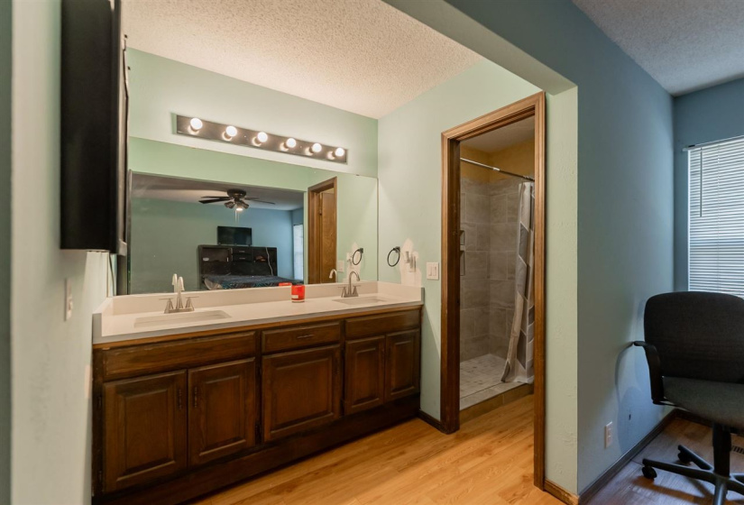 3 Bedrooms Bedrooms, 0 ,2 BathroomsBathrooms,Residential,Single Family,Surrey,1,133635