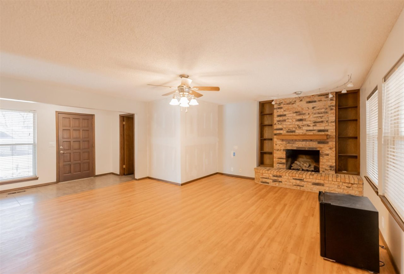 3 Bedrooms Bedrooms, 0 ,2 BathroomsBathrooms,Residential,Single Family,Surrey,1,133635