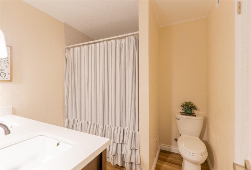 4 Bedrooms Bedrooms, 0 ,4 BathroomsBathrooms,Residential,Single Family,Thompson,1.5,133654