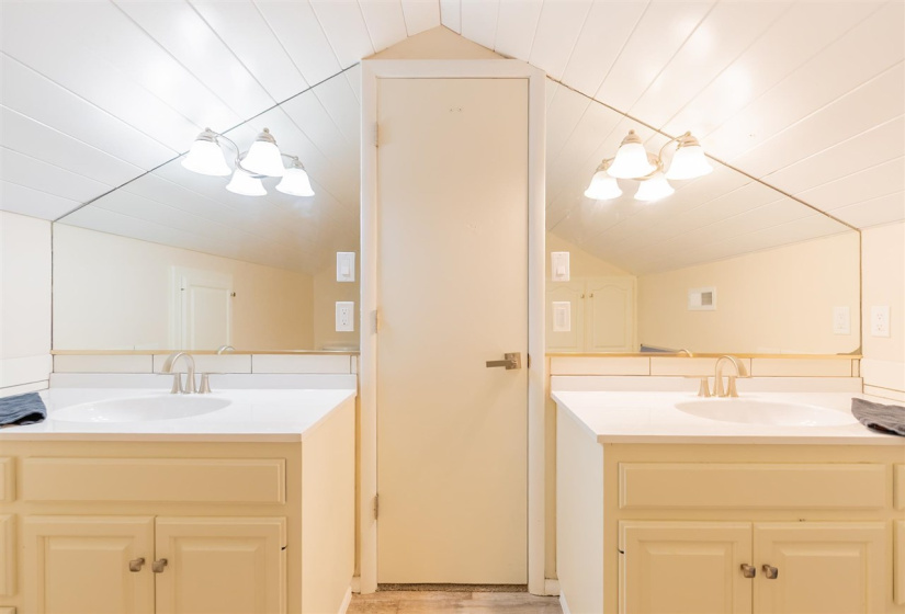 4 Bedrooms Bedrooms, 0 ,4 BathroomsBathrooms,Residential,Single Family,Thompson,1.5,133654