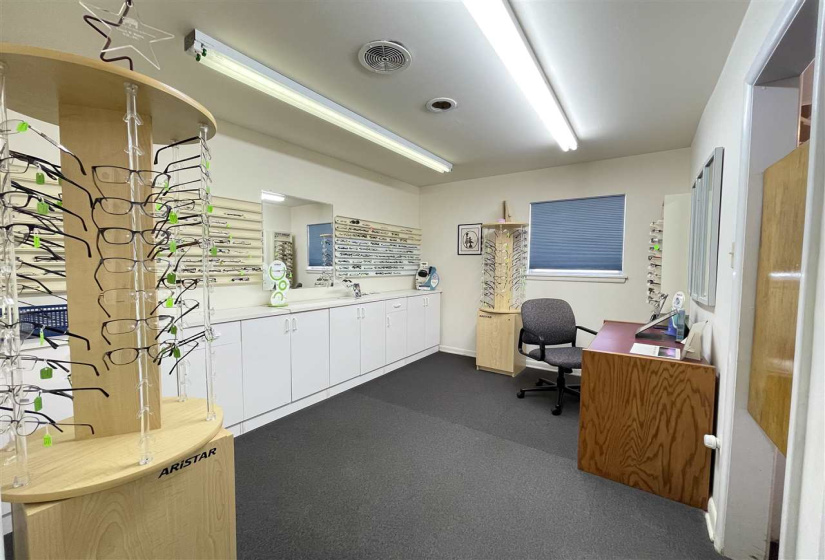 0 ,6 BathroomsBathrooms,Commercial/industrial,Commercial,Highland,1,133657