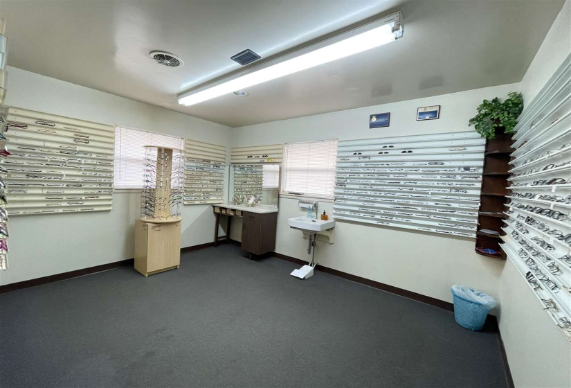 0 ,6 BathroomsBathrooms,Commercial/industrial,Commercial,Highland,1,133657