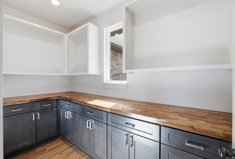 4 Bedrooms Bedrooms, 0 ,2 BathroomsBathrooms,Residential,Single Family,Bison,1,133684