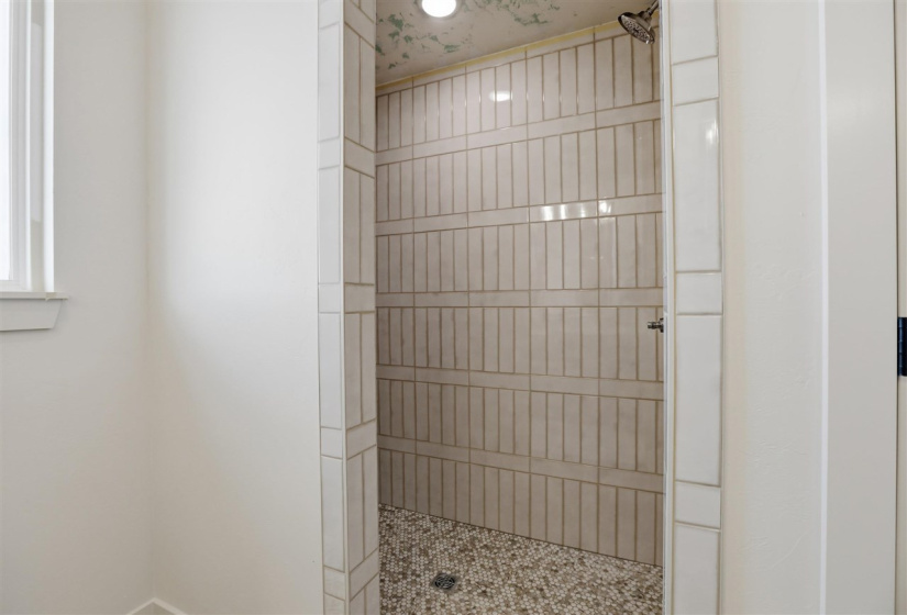 4 Bedrooms Bedrooms, 0 ,2 BathroomsBathrooms,Residential,Single Family,Bison,1,133684