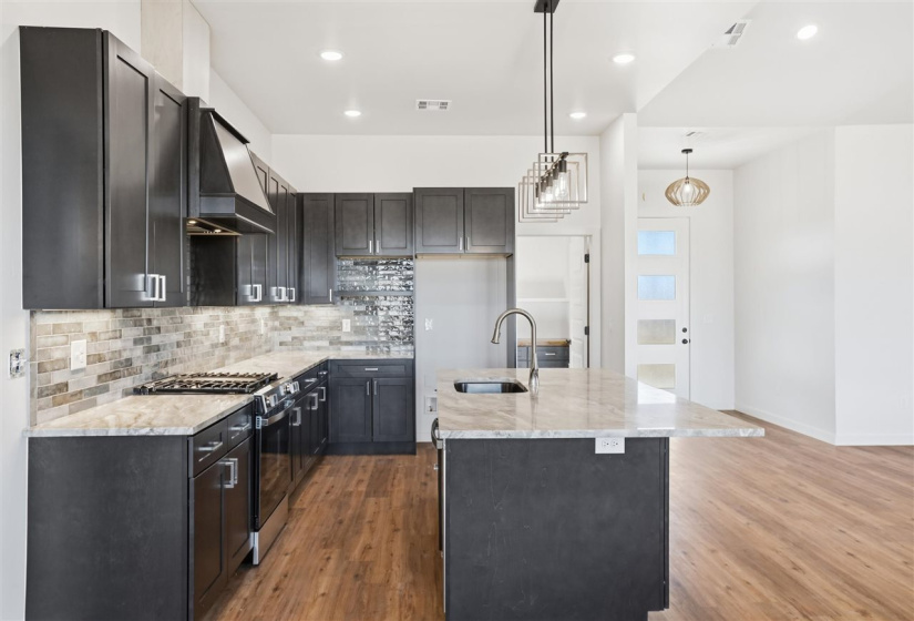 4 Bedrooms Bedrooms, 0 ,2 BathroomsBathrooms,Residential,Single Family,Bison,1,133684