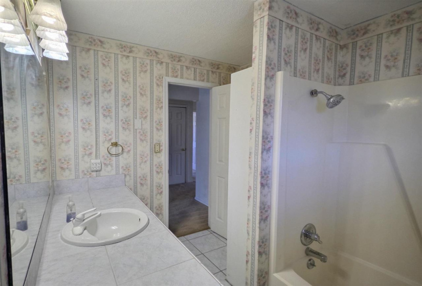 3 Bedrooms Bedrooms, 0 ,3 BathroomsBathrooms,Residential,Single Family,Stoney Creek,0,133686