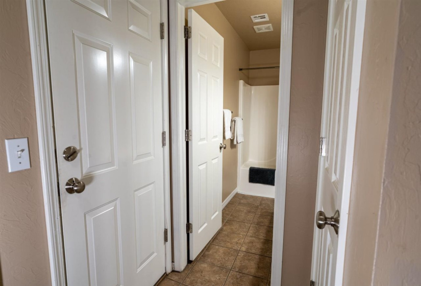 3 Bedrooms Bedrooms, 0 ,2 BathroomsBathrooms,Residential,Single Family,Windsor,1,133688