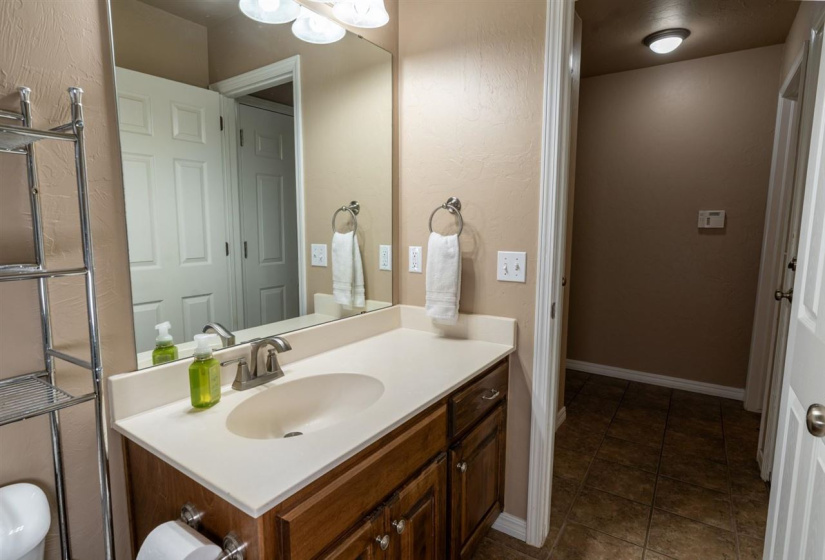 3 Bedrooms Bedrooms, 0 ,2 BathroomsBathrooms,Residential,Single Family,Windsor,1,133688