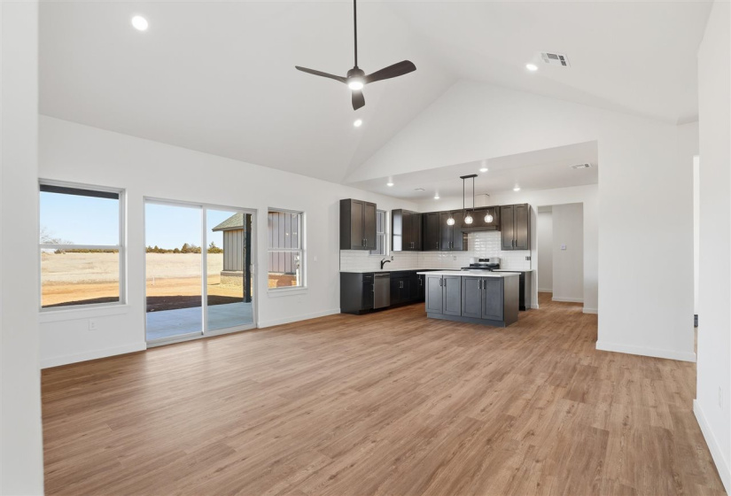 4 Bedrooms Bedrooms, 0 ,2 BathroomsBathrooms,Residential,Single Family,Bison,1.5,133690