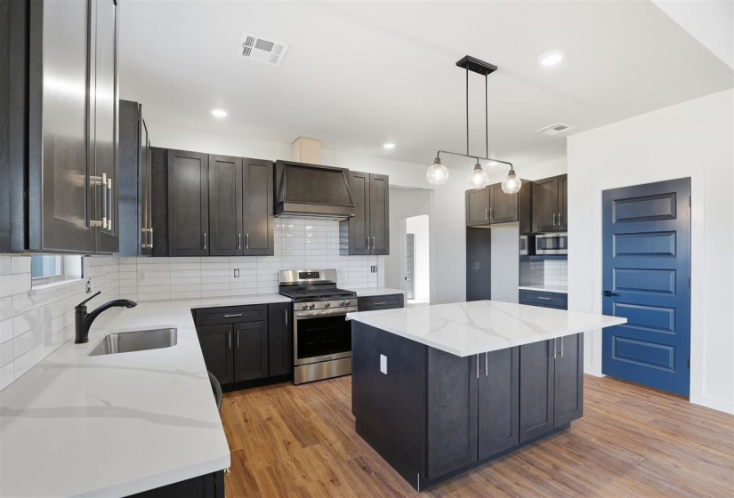 4 Bedrooms Bedrooms, 0 ,2 BathroomsBathrooms,Residential,Single Family,Bison,1.5,133690