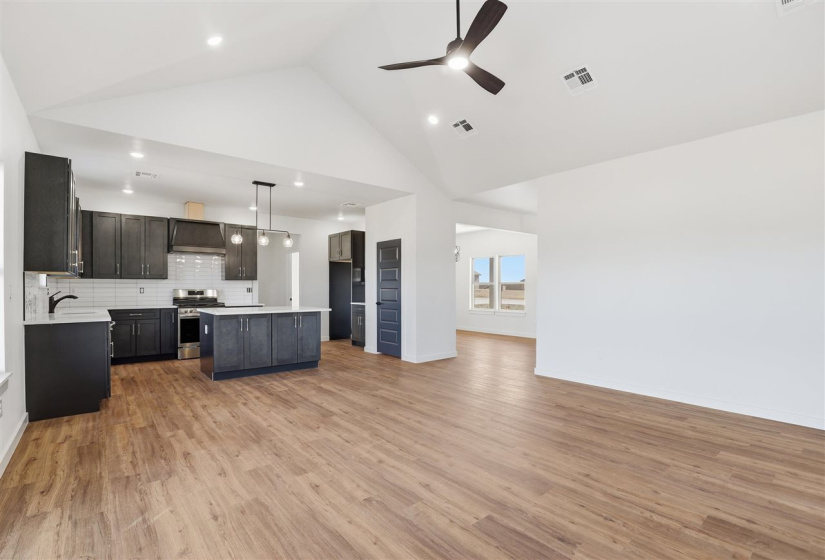 4 Bedrooms Bedrooms, 0 ,2 BathroomsBathrooms,Residential,Single Family,Bison,1.5,133690