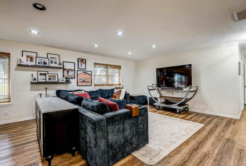 3 Bedrooms Bedrooms, 0 ,2 BathroomsBathrooms,Residential,Single Family,3430 Road,1,133691