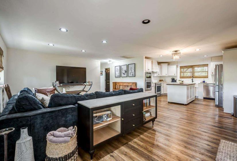 3 Bedrooms Bedrooms, 0 ,2 BathroomsBathrooms,Residential,Single Family,3430 Road,1,133691