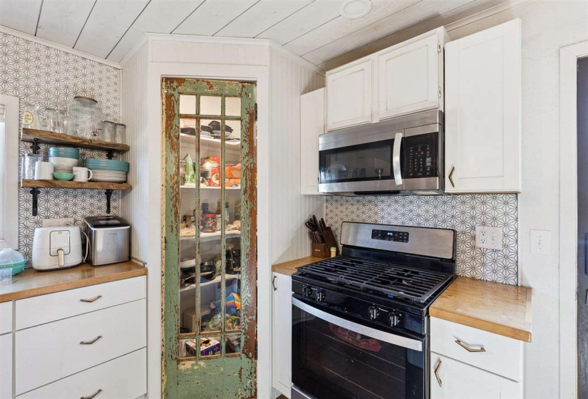 0 , 0 ,3 BathroomsBathrooms,Multi-family,Other,Western,1,133693