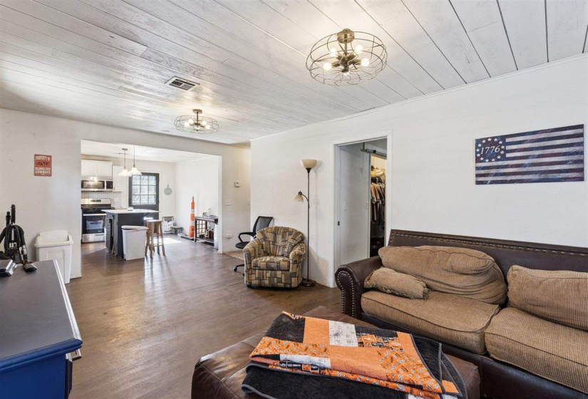 0 , 0 ,3 BathroomsBathrooms,Multi-family,Other,Western,1,133693