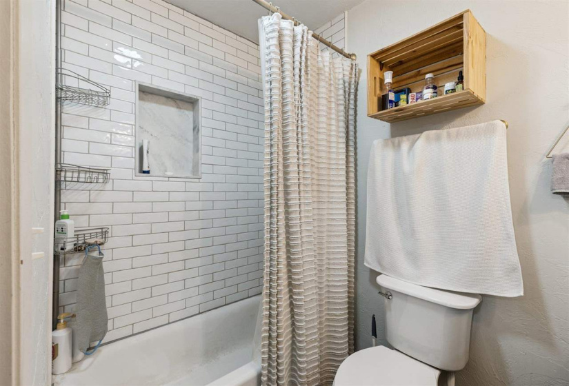 0 , 0 ,3 BathroomsBathrooms,Multi-family,Other,Western,1,133693