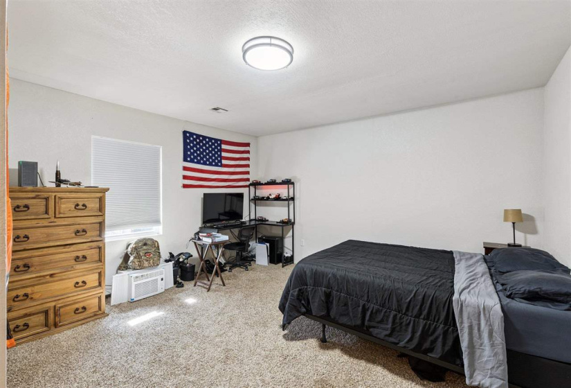 0 , 0 ,3 BathroomsBathrooms,Multi-family,Other,Western,1,133693