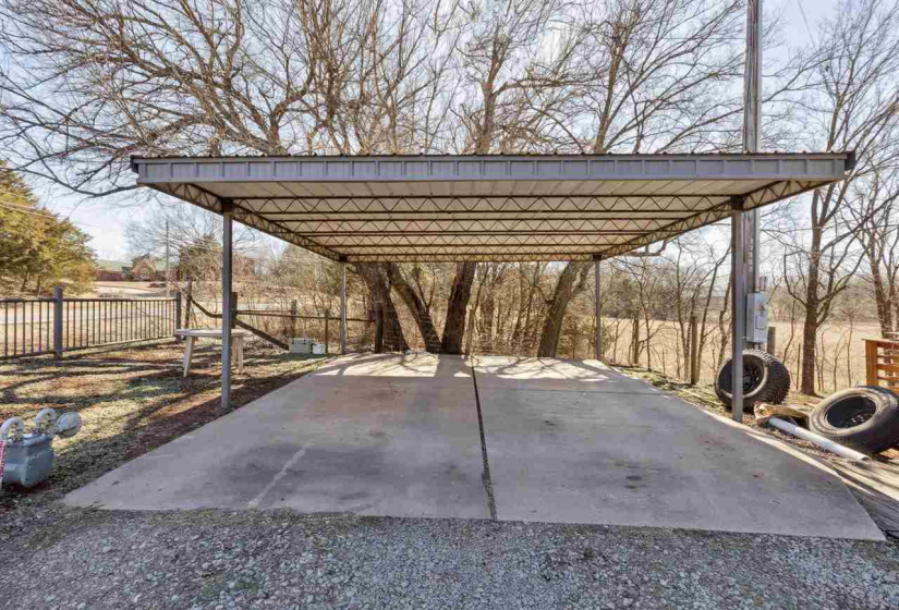 0 , 0 ,3 BathroomsBathrooms,Multi-family,Other,Western,1,133693