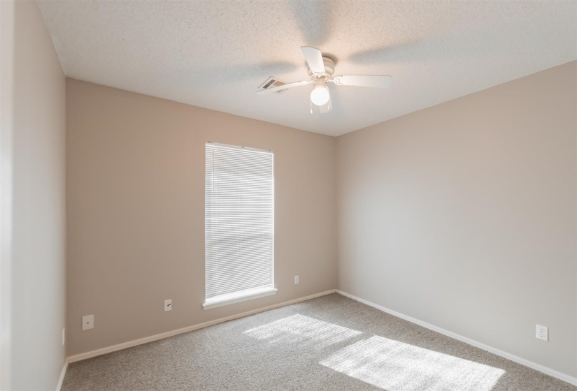 3 Bedrooms Bedrooms, 0 ,2 BathroomsBathrooms,Residential,Single Family,Krayler,1,133698