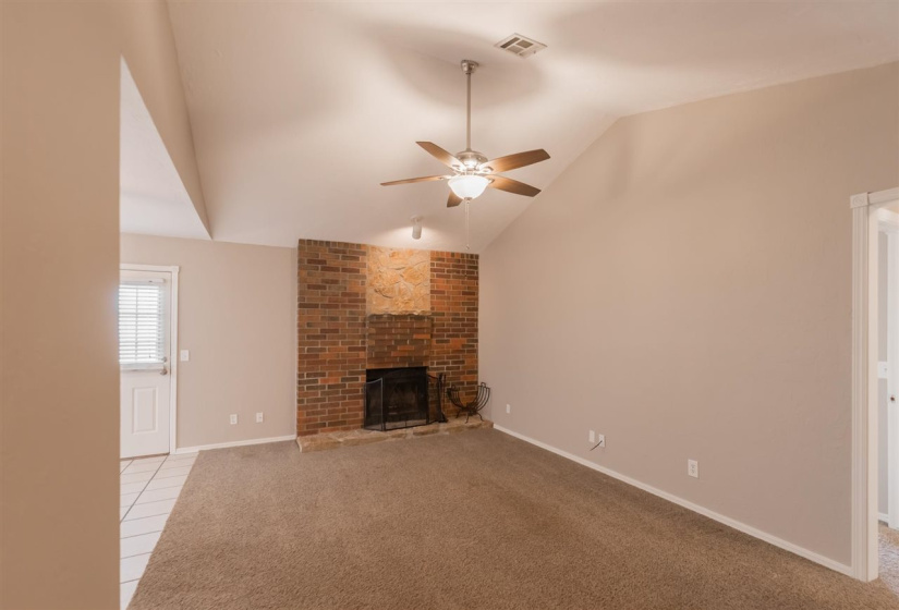 3 Bedrooms Bedrooms, 0 ,2 BathroomsBathrooms,Residential,Single Family,Krayler,1,133698