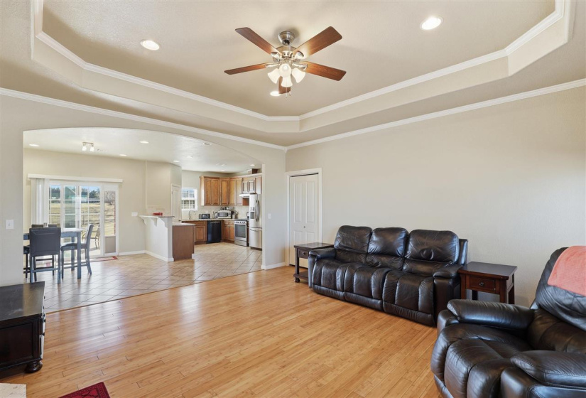 4 Bedrooms Bedrooms, 0 ,2 BathroomsBathrooms,Residential,Single Family,22nd,1,133702