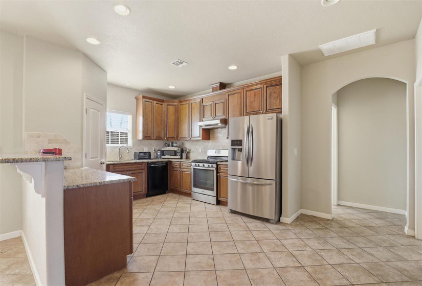 4 Bedrooms Bedrooms, 0 ,2 BathroomsBathrooms,Residential,Single Family,22nd,1,133702