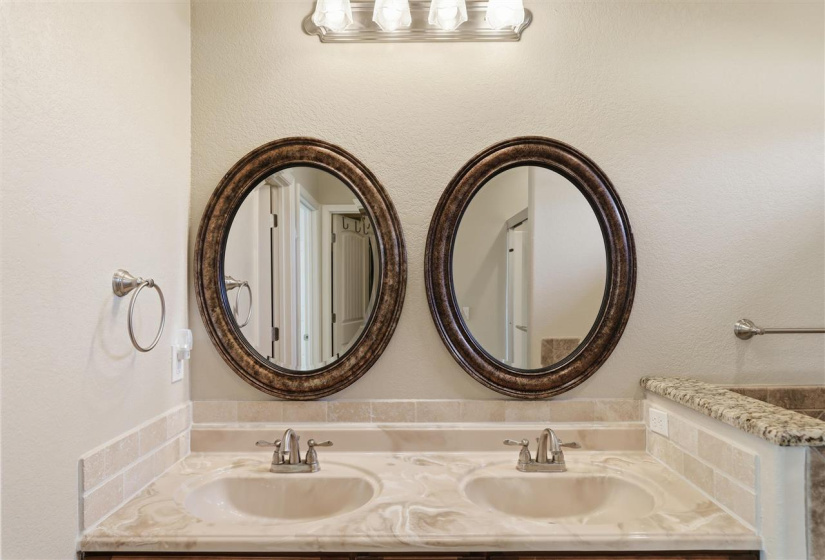 4 Bedrooms Bedrooms, 0 ,2 BathroomsBathrooms,Residential,Single Family,22nd,1,133702