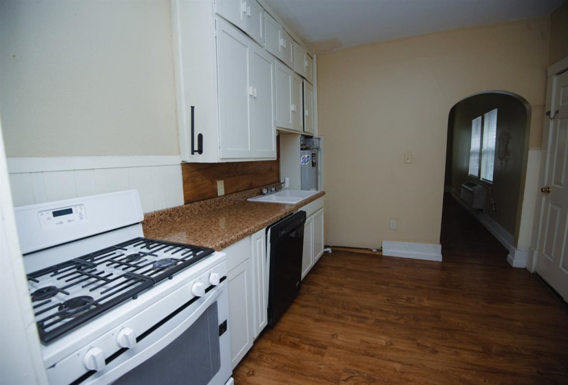 0 , 0 ,6 BathroomsBathrooms,Multi-family,Duplex,Husband,1,133708