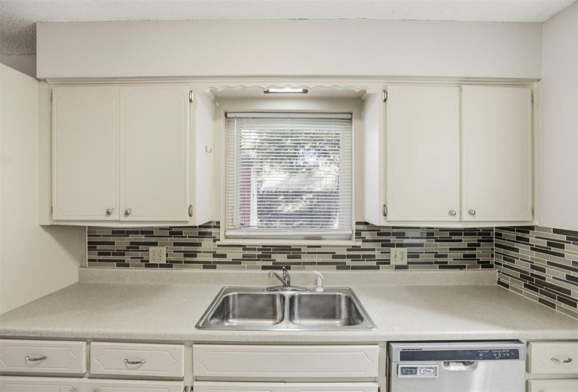 3 Bedrooms Bedrooms, 0 ,2 BathroomsBathrooms,Residential,Single Family,24th,1,133712