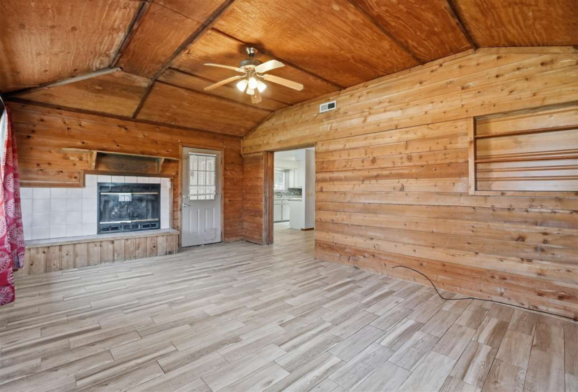 3 Bedrooms Bedrooms, 0 ,2 BathroomsBathrooms,Residential,Single Family,24th,1,133712