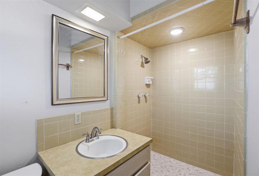 3 Bedrooms Bedrooms, 0 ,2 BathroomsBathrooms,Residential,Single Family,24th,1,133712