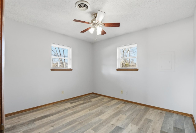 3 Bedrooms Bedrooms, 0 ,2 BathroomsBathrooms,Residential,Single Family,24th,1,133712