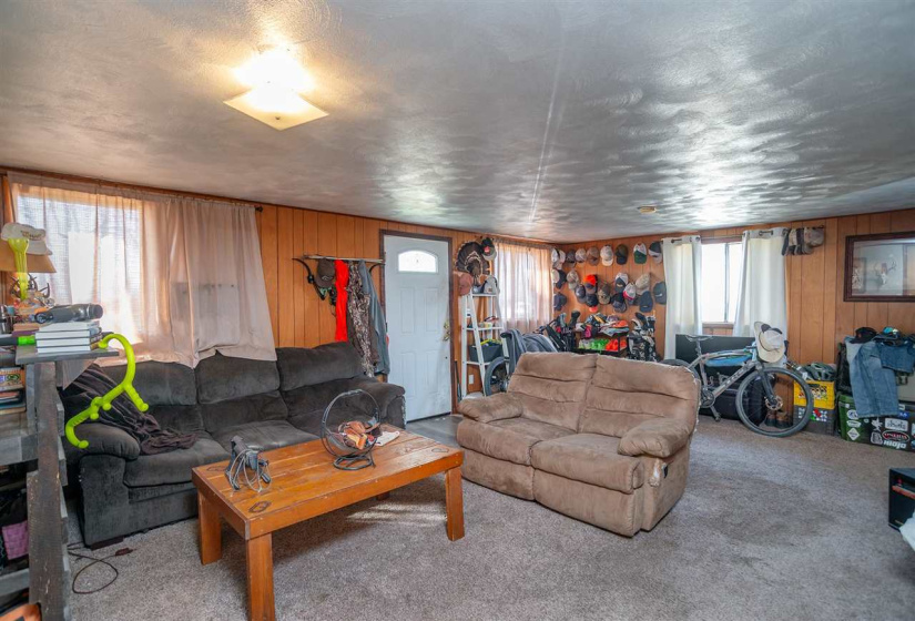 2 Bedrooms Bedrooms, 0 ,1 BathroomBathrooms,Residential,Single Family,McElroy,1.5,133721