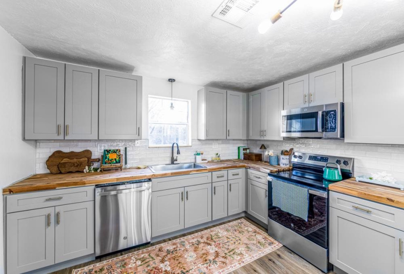 4 Bedrooms Bedrooms, 0 ,2 BathroomsBathrooms,Residential,Single Family,Ripley,1,133724