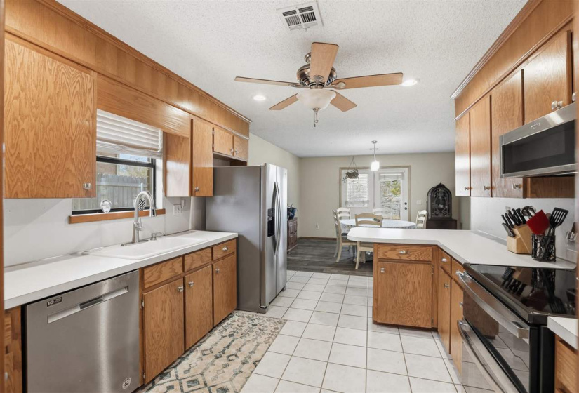 4 Bedrooms Bedrooms, 0 ,2 BathroomsBathrooms,Residential,Single Family,20th,1,133726