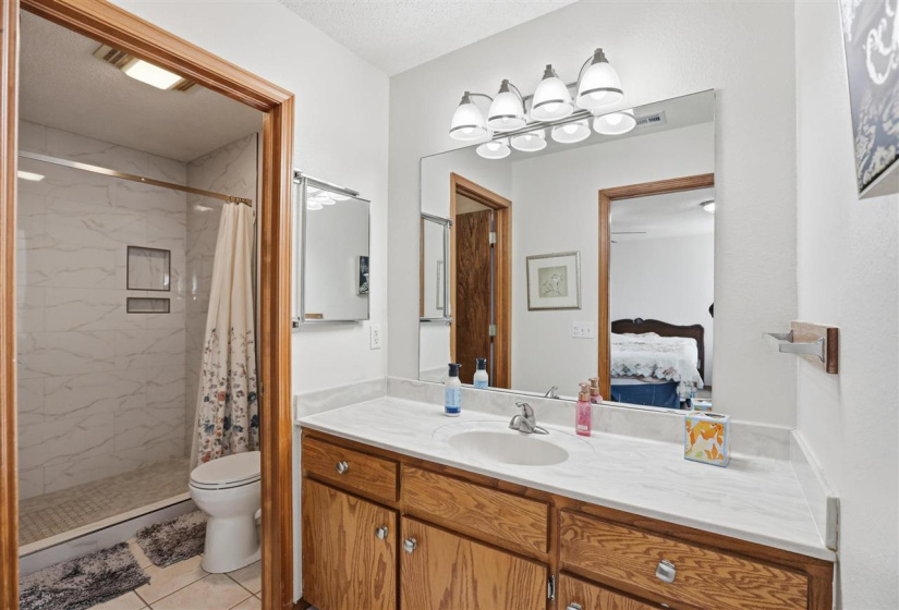 4 Bedrooms Bedrooms, 0 ,2 BathroomsBathrooms,Residential,Single Family,20th,1,133726