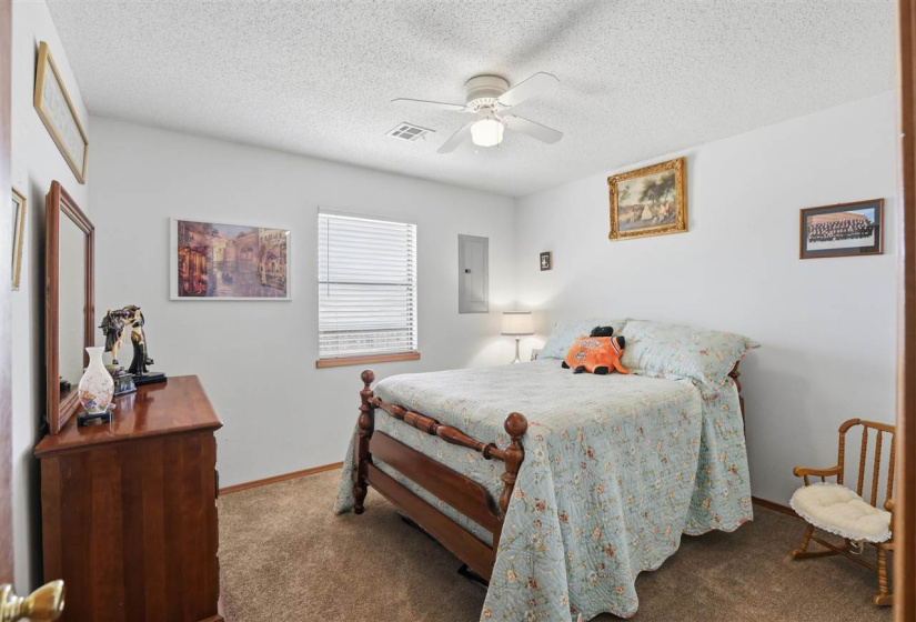 4 Bedrooms Bedrooms, 0 ,2 BathroomsBathrooms,Residential,Single Family,20th,1,133726