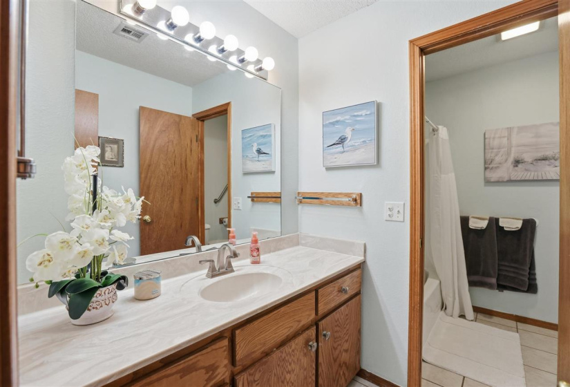 4 Bedrooms Bedrooms, 0 ,2 BathroomsBathrooms,Residential,Single Family,20th,1,133726