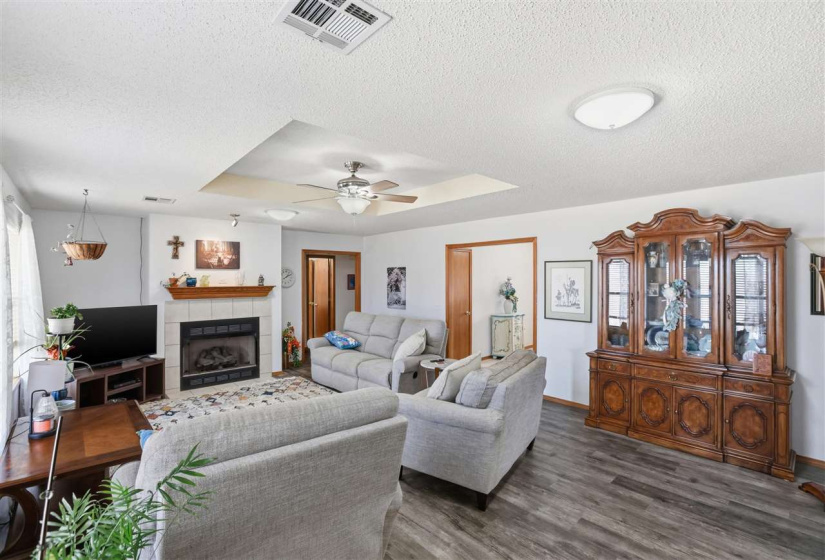 4 Bedrooms Bedrooms, 0 ,2 BathroomsBathrooms,Residential,Single Family,20th,1,133726