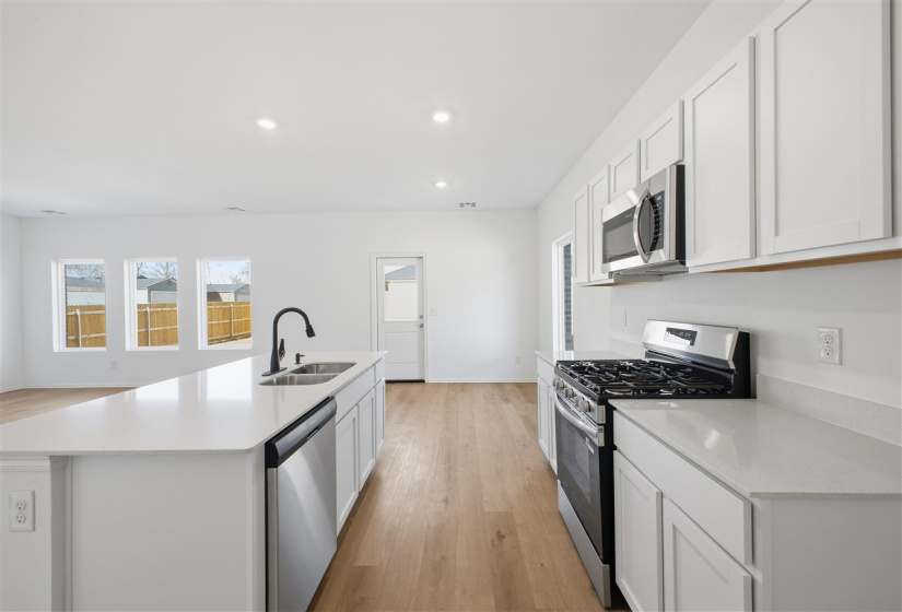 4 Bedrooms Bedrooms, 0 ,2 BathroomsBathrooms,Residential,Single Family,30th,2,133727