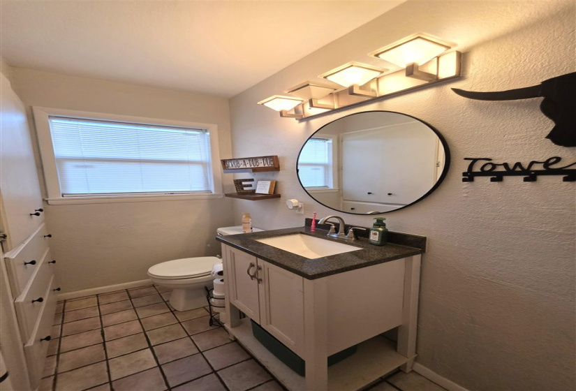 3 Bedrooms Bedrooms, 0 ,2 BathroomsBathrooms,Residential,Single Family,Ivanhoe,1,133729