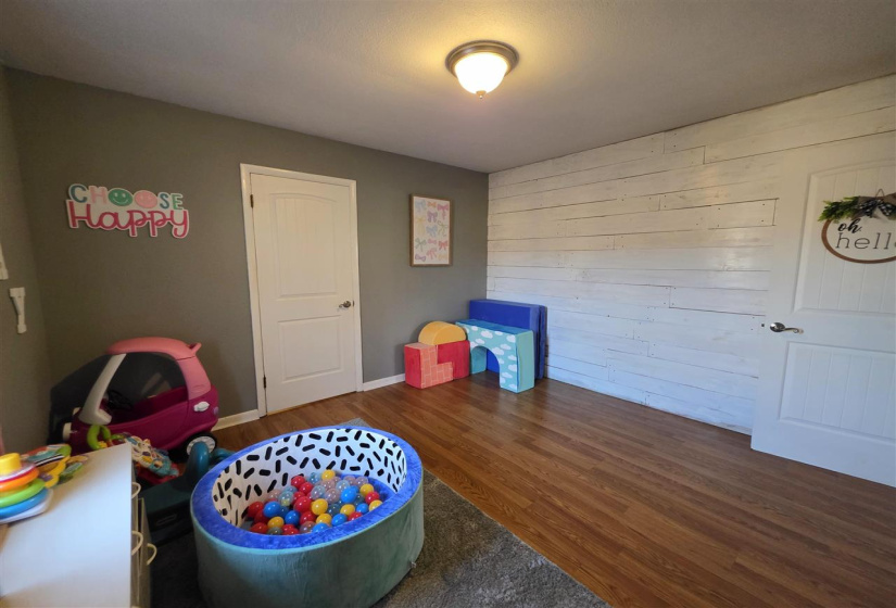 3 Bedrooms Bedrooms, 0 ,2 BathroomsBathrooms,Residential,Single Family,Ivanhoe,1,133729