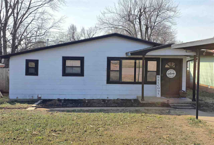 3 Bedrooms Bedrooms, 0 ,2 BathroomsBathrooms,Residential,Single Family,Ivanhoe,1,133729