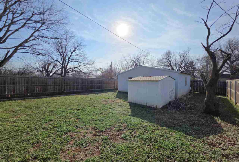 3 Bedrooms Bedrooms, 0 ,2 BathroomsBathrooms,Residential,Single Family,Ivanhoe,1,133729