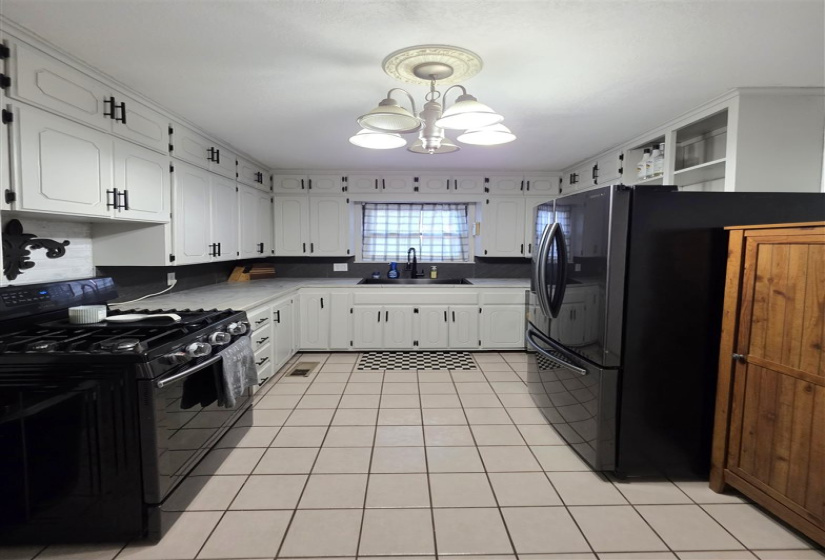 3 Bedrooms Bedrooms, 0 ,2 BathroomsBathrooms,Residential,Single Family,Ivanhoe,1,133729