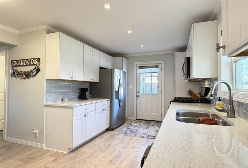 3 Bedrooms Bedrooms, 0 ,2 BathroomsBathrooms,Residential,Single Family,6th,1,133731